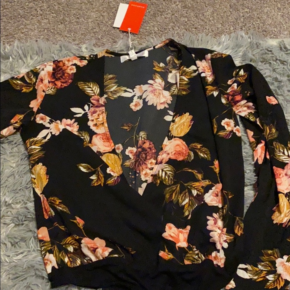 Floral print bodysuit.